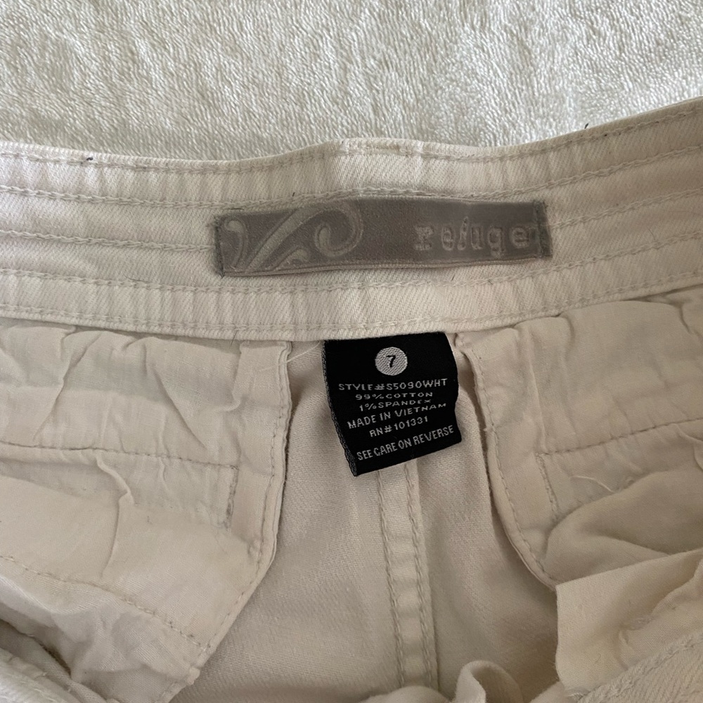 Refuge White Jean Shorts - Picture 3 of 4